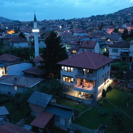 Apartment Avlija Garden Gem